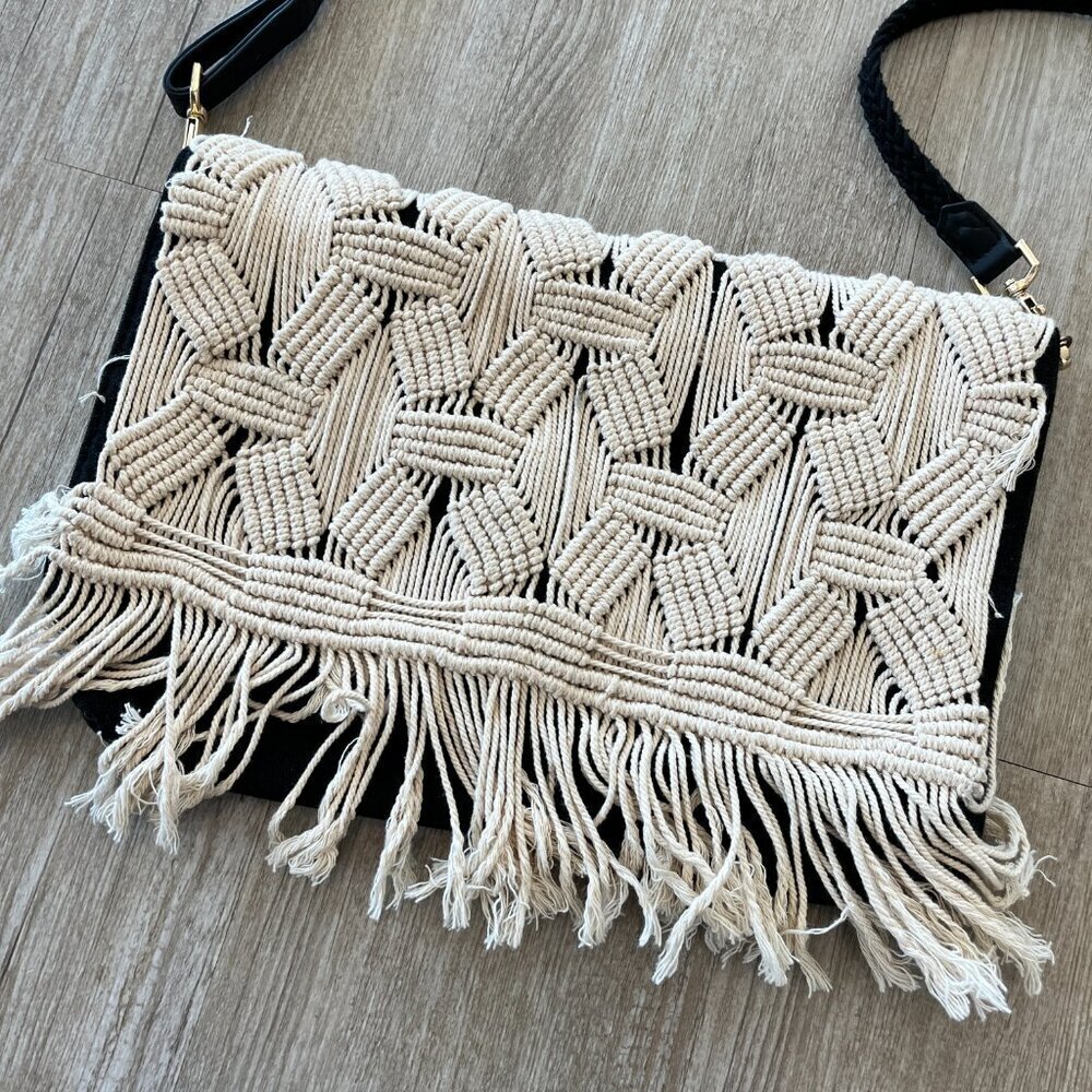 Womens Stella & Dot Macrame Style Fringe Shoulder Purse - Picture 2 of 8